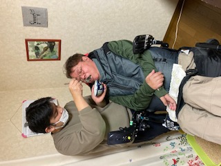 写真③(食事介助)