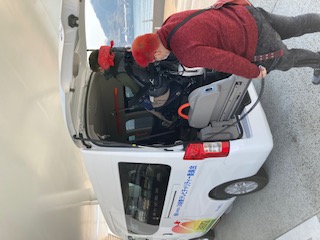 写真⑦(リフト車移送)