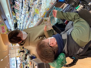 写真⑧(買い物)